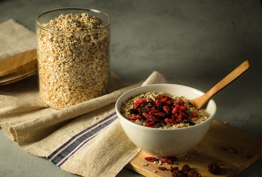 L’effetto dei β-glucani contenuti nell’avena sul colesterolo-LDL, colesterolo non-HDL e apoB nella riduzione del rischio cardiovascolare: revisione sistematica e meta-analisi di studi randomizzati controllati
